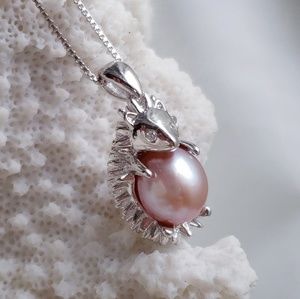 Hedgehog with pearl Necklace